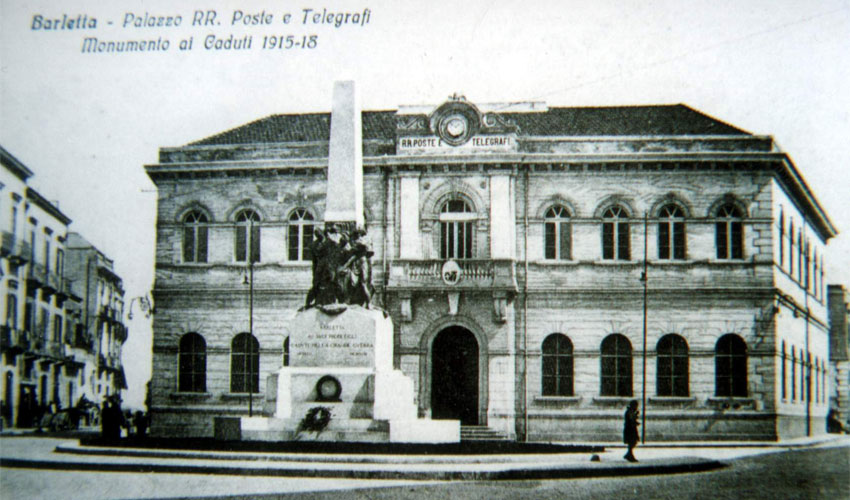 Palazzo delle Poste e Monumento ai Caduti nella Guerra 1915-18