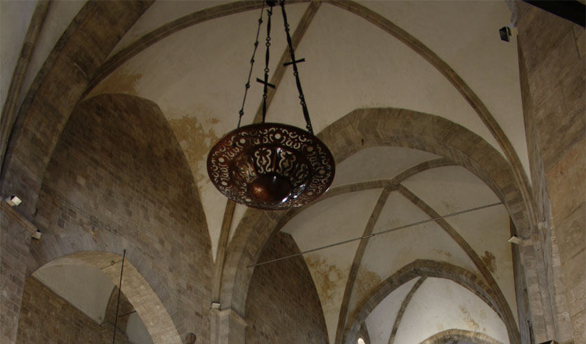 Cattedrale di Santa Maria Maggiore, un lampadario