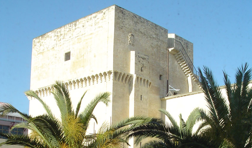 Castello, torre angioina