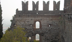 Castello Superiore, mura